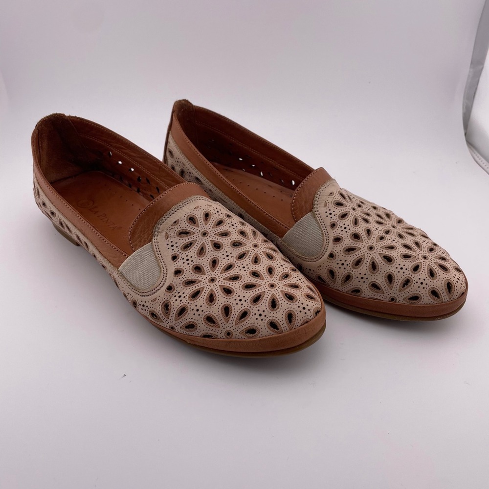 La Pinta Womens Laser Cut Floral‎ Leather Loafers Tan Beige Flats Size 37
